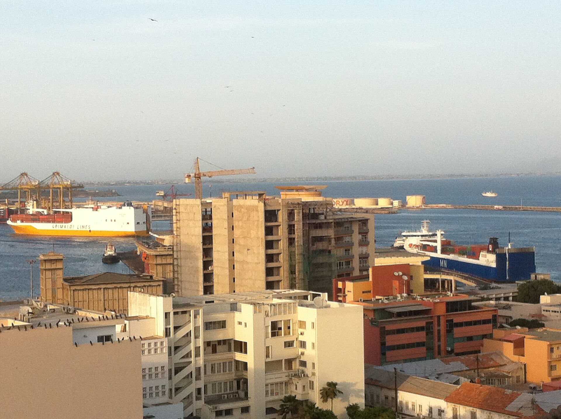 Le port de commerce de Dakar